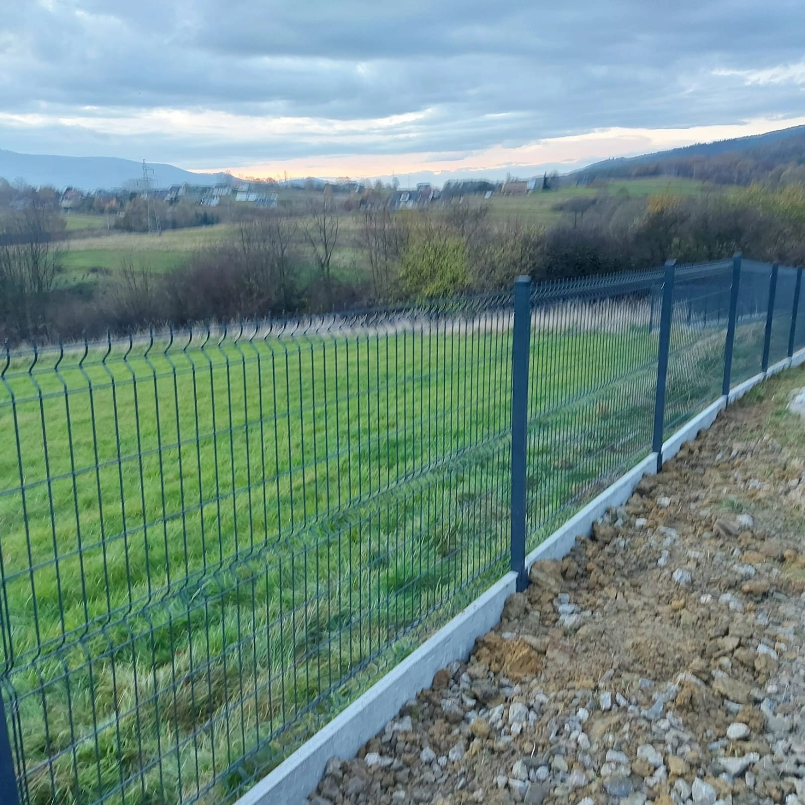 słupki ogrodzeniowe